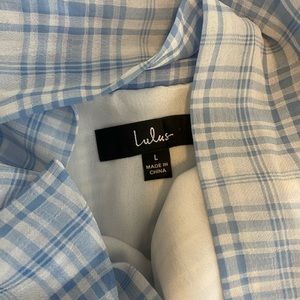 Lulu’s size large blue gingham wrap skirt